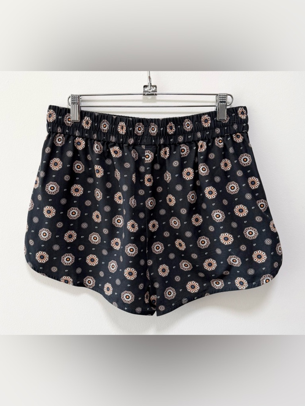 Kith Shorts - Picture 2 of 2